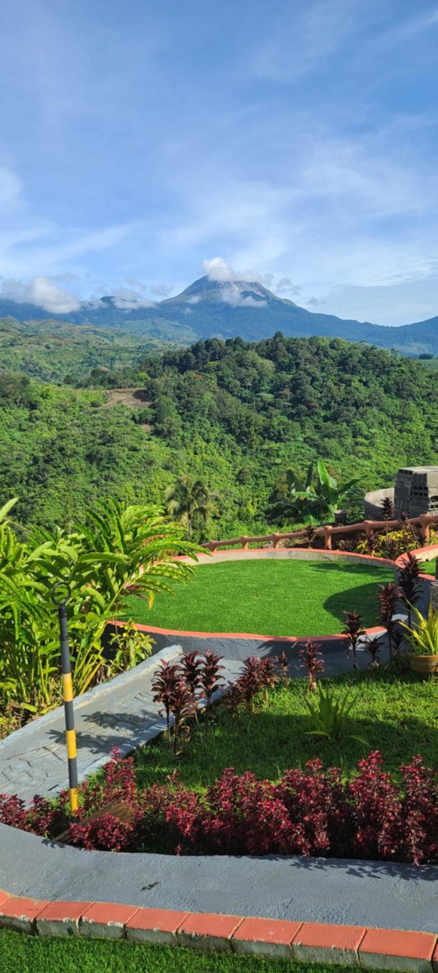 Serene Mountain Escape Digos Экстерьер фото